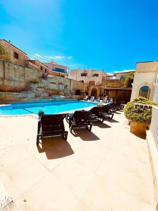 Velver Mansion, Malta - Luxury Villa With Pool แนกซ์ซาร์ ภายนอก รูปภาพ